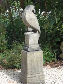 Eagle on Modena Pedestal Modern Stone Garden Statue