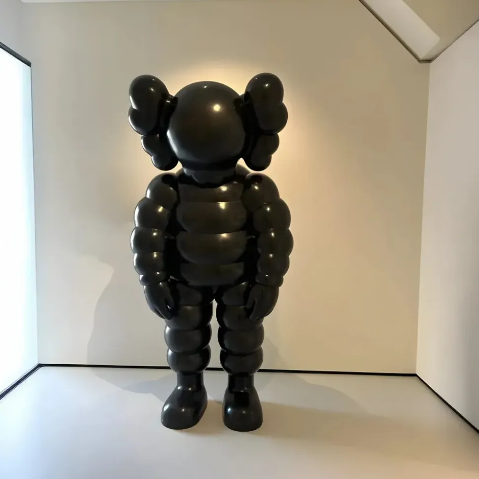 Lucify Bounce 80cm Black Resin Indoor Sculpture v1
